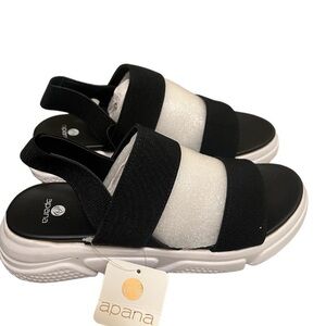 Sorrel NWT Sandals super cute!